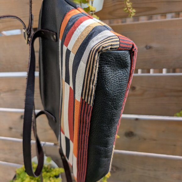 Mariclaro Designs – Handmade Leather & Vintage Fabric Bag / Sac à main cuir - Picture 5 of 9